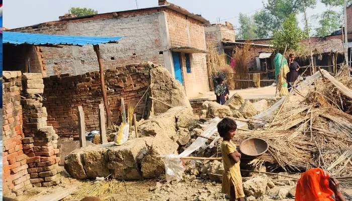 बाराबंकी: दीवार और छत पर गिरने से दो की मौत, चार घायल
