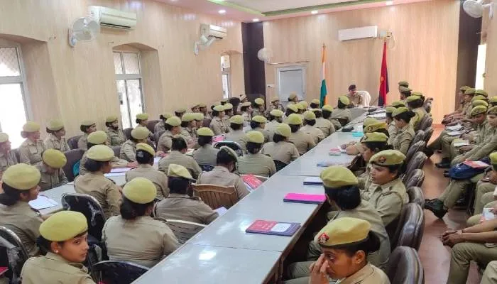 बाराबंकी: महिला आरक्षी अपनी बीट में लगाएंगी महिलाओं की चौपाल