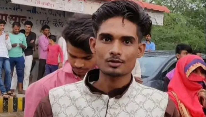 हमीरपुर: फंदे से लटकता मिला सेल्समैन का शव, परिजनों में मचा कोहराम