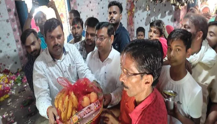 रायबरेली: स्मृति ईरानी ने मिढुरिन माता मंदिर में भेजी हवन सामग्री