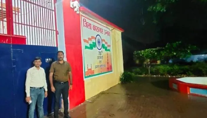 उन्नाव के जेल परिसर में गिरी आकाशीय बिजली, बंदियों में हड़कंप