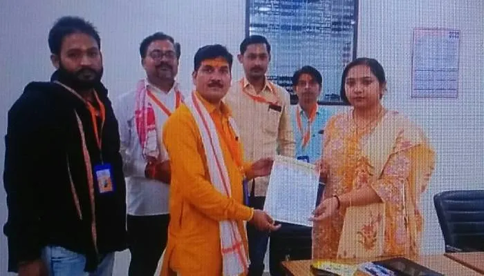 चित्रकूट: गहराता जा रहा है ट्रैफिक चौराहे के नामकरण का विवाद, जानें पूरा मामला