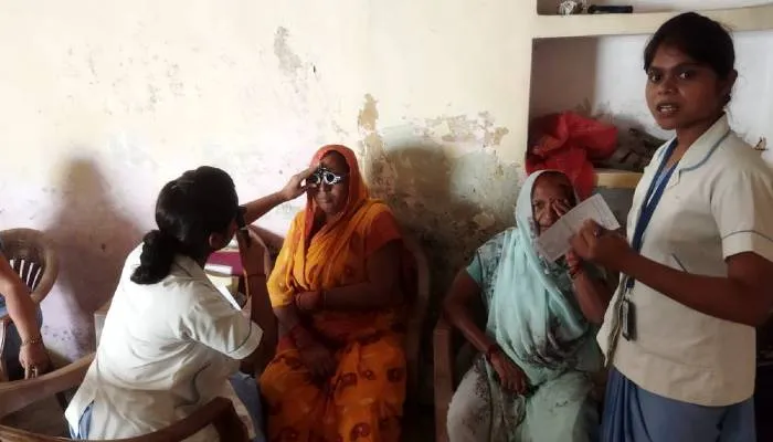 रायबरेली: जगतपुर के नेत्र शिविर में देखे गए 90 मरीज , 30 का होगा ऑपरेशन