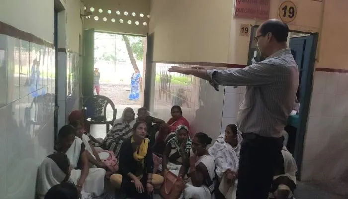 रायबरेली: महिला कंप्यूटर ऑपरेटर ने सीएचसी अधीक्षक पर लगाया धन उगाही का आरोप, जानें मामला