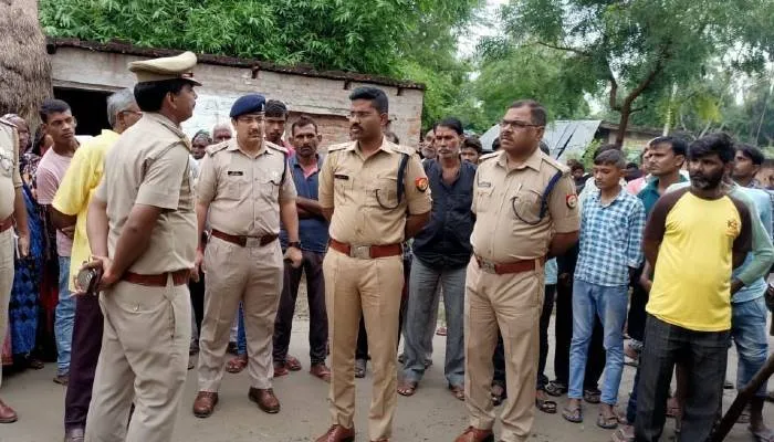 अमेठी: पत्नी ने किया शराब पीने का विरोध तो पति ने कुल्हाड़ी से वार कर उतारा मौत के घाट