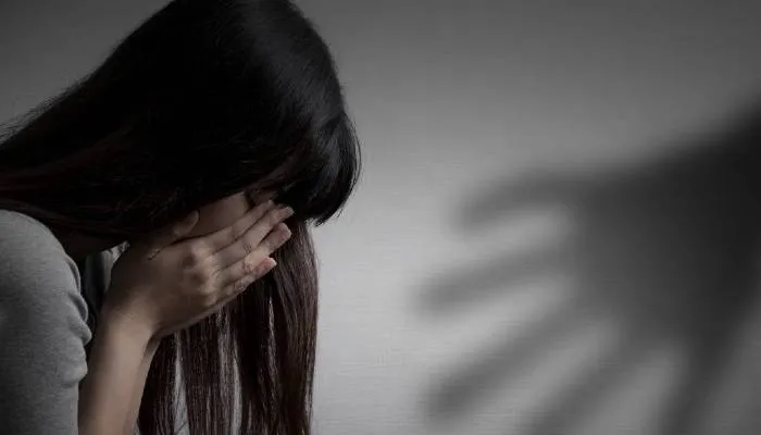 बहराइच: महिला ने छेड़छाड़ का किया विरोध तो नाराज युवक ने गले में रस्सी डालकर खींचा