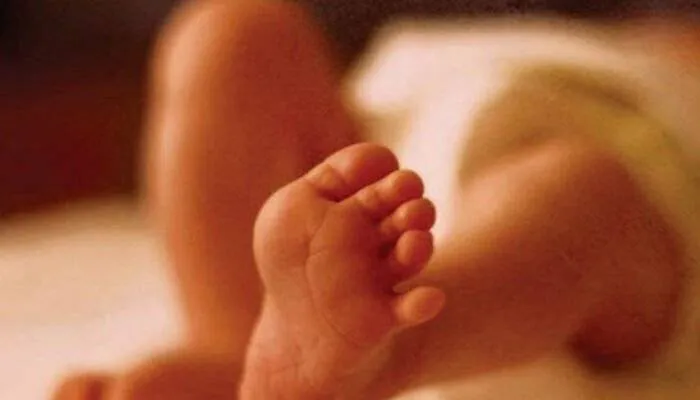 बहराइच: नवजात बेटी की बाढ़ के पानी में डूबकर मौत, बाल-बाल बचा पिता