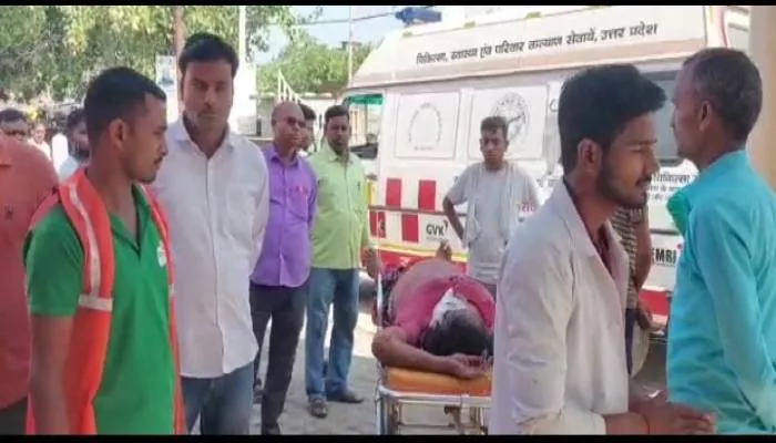 रायबरेली: ऑटो रिक्शा को कार ने मारी टक्कर, आधा दर्जन घायल, एक गंभीर