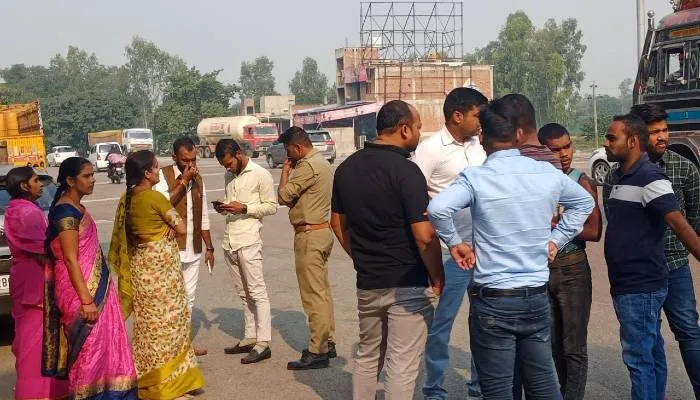 मुख्यमंत्री आवास के लिए अयोध्या से पदयात्रा पर निकली समाजसेवी को पुलिस ने रोका, जानें मामला