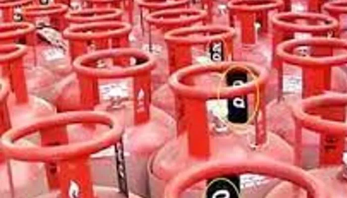 खुशखबरी: अब सरकारी राशन की दुकानों पर भी रियायती दर में मिलेगा रसोई गैस सिलेंडर