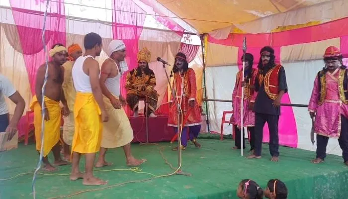 रायबरेली: शिवगढ़ के चार दिवसीय मेले में हुआ रावण वध, उमड़ी भीड़