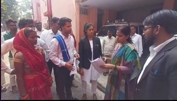 उन्नाव: पीड़िता को न्याय दिलाने के लिये भीम आर्मी और ओबीसी महासभा ने किया एसपी ऑफिस का घेराव