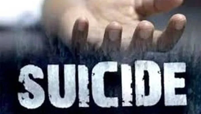 अयोध्या: विसर्जन के दिन कमर में मां की मूर्ति बांध की थी खुशबू ने आत्महत्या?