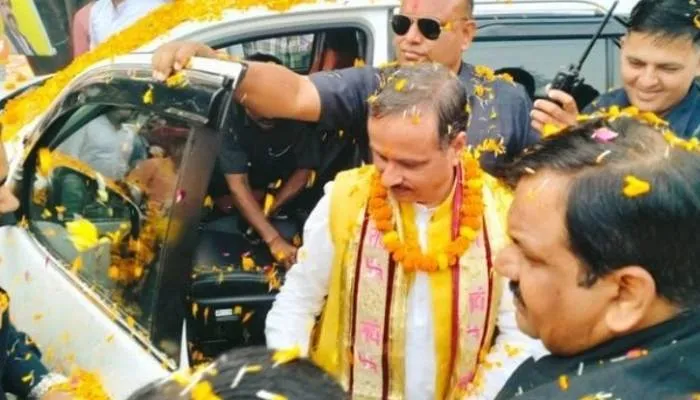 मेरठ में बोले दिनेश शर्मा- रूस के राष्ट्रपति ने भी माना, मोदी जैसे राष्ट्रभक्त दुनिया में नहीं