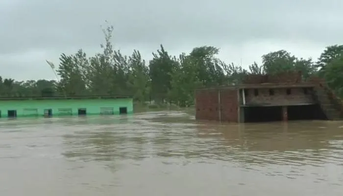 बहराइच में बाढ़ के पानी में डूबकर तीन लोगों की मौत