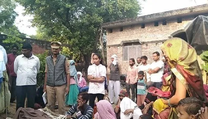 रायबरेली: अवसादग्रस्त युवक ने पेड़ से फंदा लगाकर दी जान