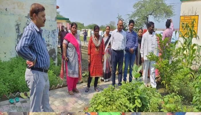 रायबरेली: प्राथमिक विद्यालय रायपुर नेरुवा में बीडीओ ने किया पोषण वाटिका का निरीक्षण