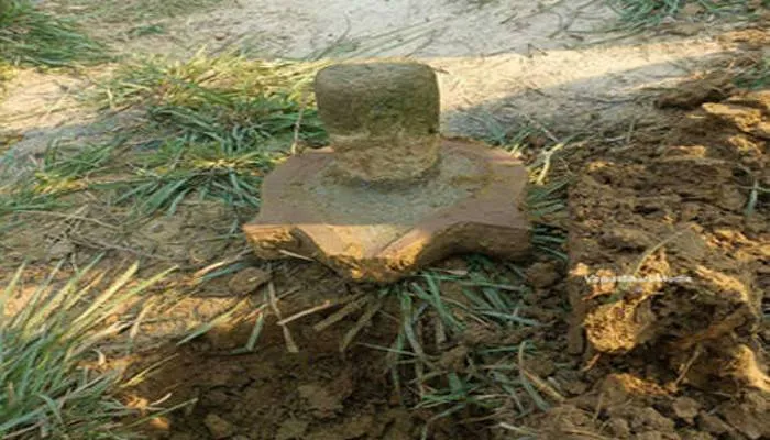 अमेठी में मिला जमींदोज शिवलिंग, प्रशासन ने नहीं दी मंदिर बनाने की अनुमति, जानें मामला