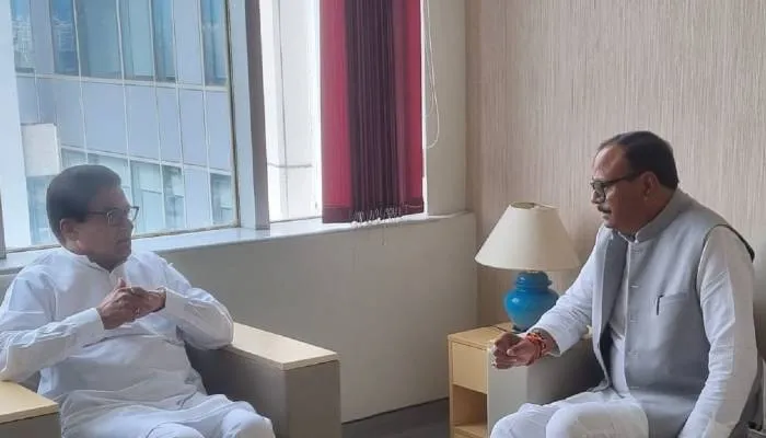मुलायम का हाल जानने मेदांता पहुंचे बृजेश पाठक, कहा- यूपी सरकार नेताजी की सेहत को लेकर चिंतित
