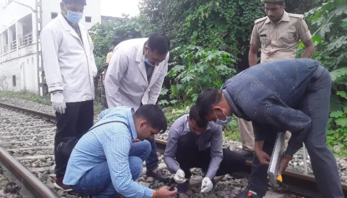 फर्रुखाबाद: जहां मिला था प्रेमी का शव, वहीं घायल मिली प्रेमिका, हालत गंभीर