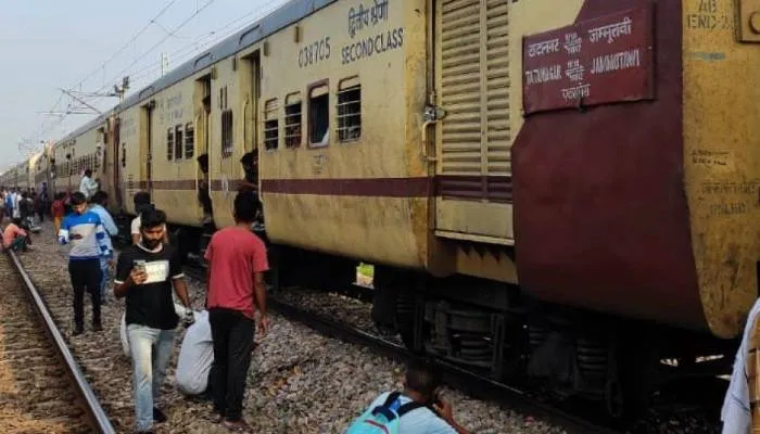 बुलंदशहर: जम्मूतवी एक्सप्रेस का डिब्बा पटरी से उतरा, कोई हताहत नहीं