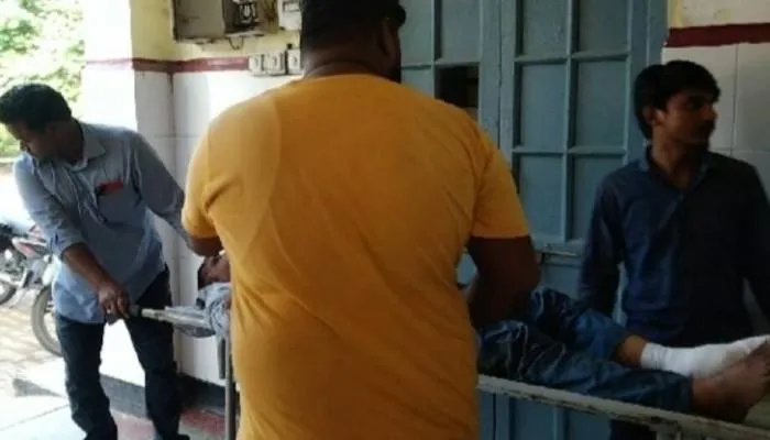 रायबरेली: ट्रेन में चढ़ते समय पैर फिसलने से यात्री हुआ घायल