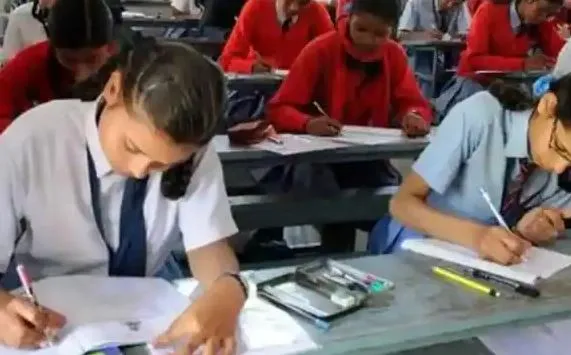 बरेली: इस बार मेरिट के आधार पर होगा परीक्षा केंद्रों का निर्धारण, बोर्ड ने विभाग को जारी किए निर्देश