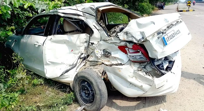 अयोध्या:  हाइवे पर खड़े ट्रक व डीसीएम बने काल, मां-बेटी की मौत, 6 घायल