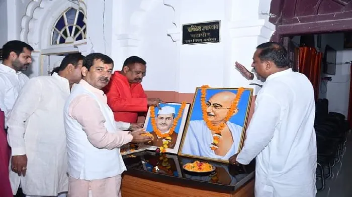 जिले में श्रद्धा के साथ मनाई जा रही है गांधी व शास्त्री जयंती