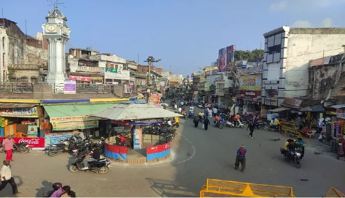 चौक घंटाघर से 12 बजे हटेगा 8वीं का जुलूस, फिर पहुंचेंगी दुर्गा प्रतिमाएं