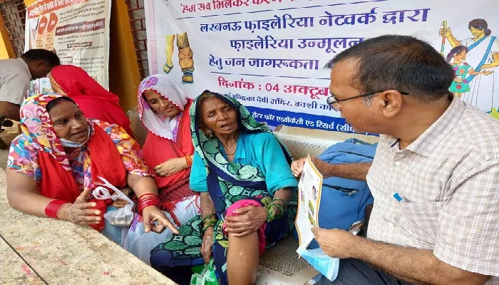 लखनऊ: फाइलेरिया टीम के सदस्यों ने आयोजित किया जागरूकता शिविर