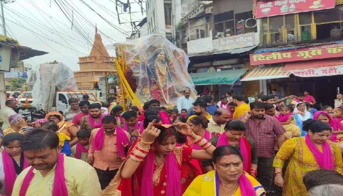 अयोध्या: माता की विदाई पर खूब रोया अंबर