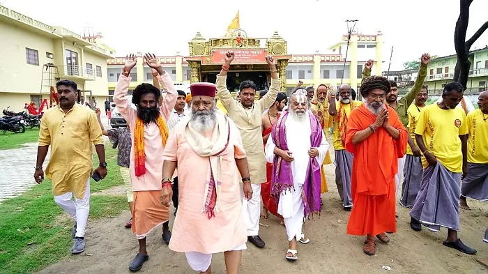 अयोध्या: वैदिक मंत्रोचारण के बीच श्री राम दिग्विजय रथ यात्रा अयोध्या से रवाना