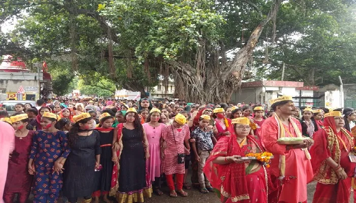 कन्नौज: बारिश के बीच माता की विदाई शुरु