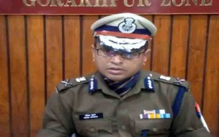 गोरखपुर: एडीजी के सहयोग से चलाया गया हर घर कैमरा अभियान