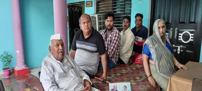 कानपुर: समधी बोले- नेता जी फसल देख बता देते थे कौन सा जिला आ गया