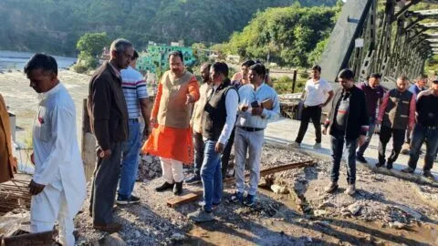 नैनीताल: निर्माणाधीन खैरना कोसी पुल पहुंचे केंद्रीय रक्षा एवं पर्यटन राज्यमंत्री, 14 नवंबर तक काम पूरा करने के दिए निर्देश