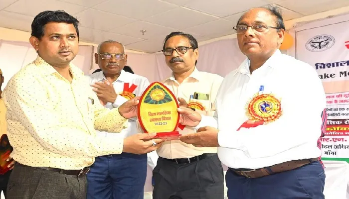 फर्रुखाबाद: मुकदमाती माल पेश न करने में थानाध्यक्ष व पैरोकार फंसे
