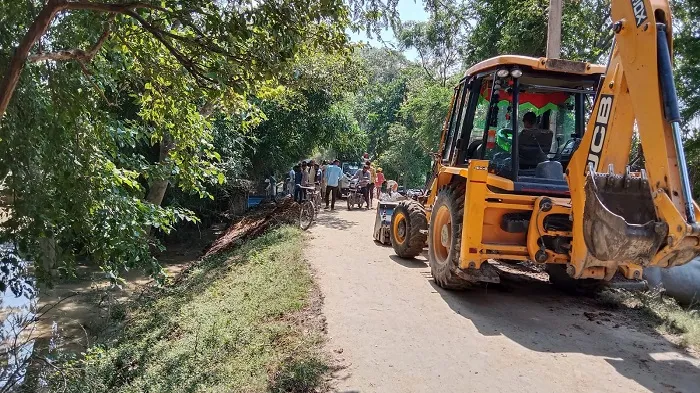 अयोध्या:  बिल्वहरिघाट बंधे पर रिसाव