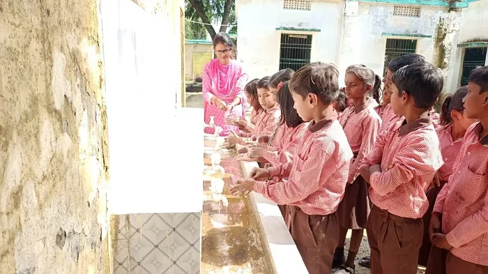 अयोध्या: कोरोना ने लोगों को हाथ धोने की अहमियत सिखाई – सीएमओ
