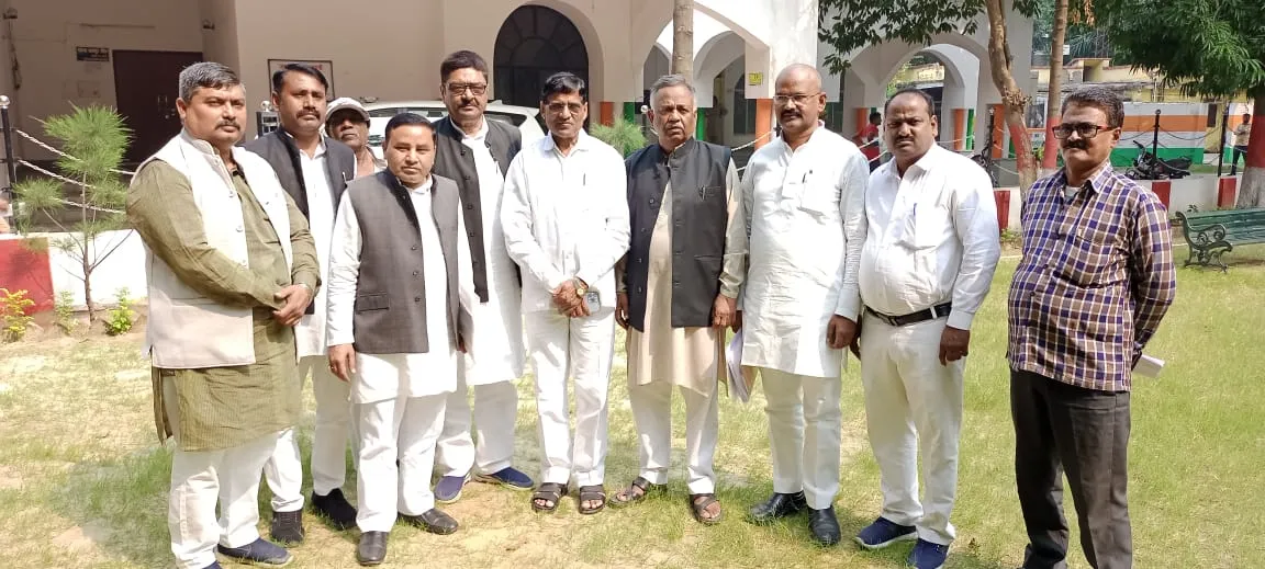 लखीमपुर-खीरी: सपा जिलाध्यक्ष ने भाजपा नेता और पुलिस पर लगाए गंभीर आरोप, DM से की शिकायत