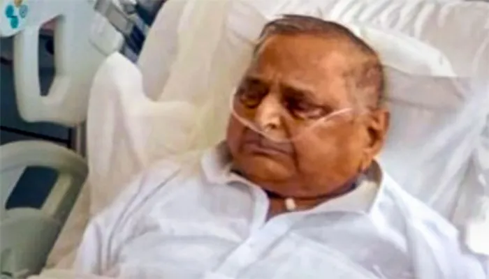 मुलायम सिंह यादव को देखने हॉस्पिटल पहुंची अपर्णा यादव
