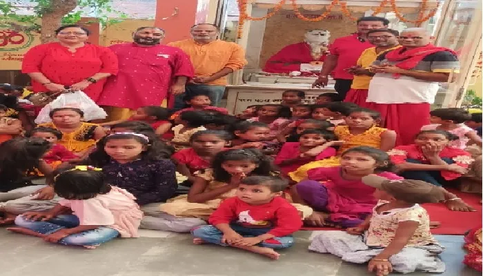 कन्यापूजन : शक्तिपीठ मुबारकगंज में कन्याभोज सम्पन्न