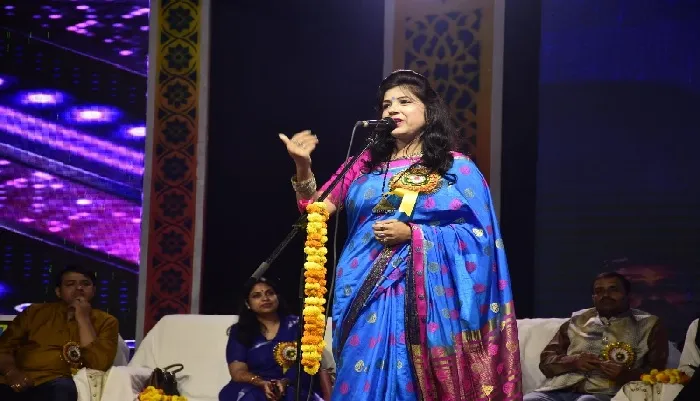 कवि सम्मेलन: देवा मेला में बही रस की बयार