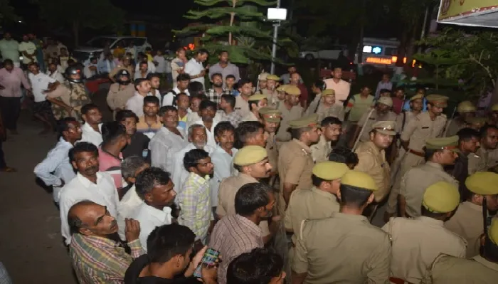 कानपुर हादसा : हैलट में शव पहुंचते ही मची अफरा-तफरी, इलाज के दौरान कई ने तोड़ा दम