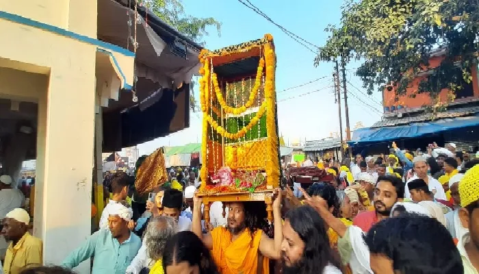 देवा मेला : कुल शरीफ और सेहरापोशी की रस्म पर जायरीनों का सैलाब