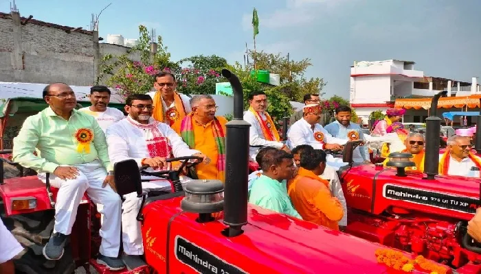उद्घाटन समारोह : जलशक्ति राज्यमंत्री ने किसानों को किया सम्मानित