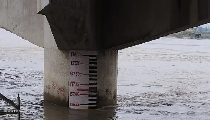 जलस्तर : गंगा व रामगंगा उफान पर, गांव छोड़कर जाने लगे ग्रामीण