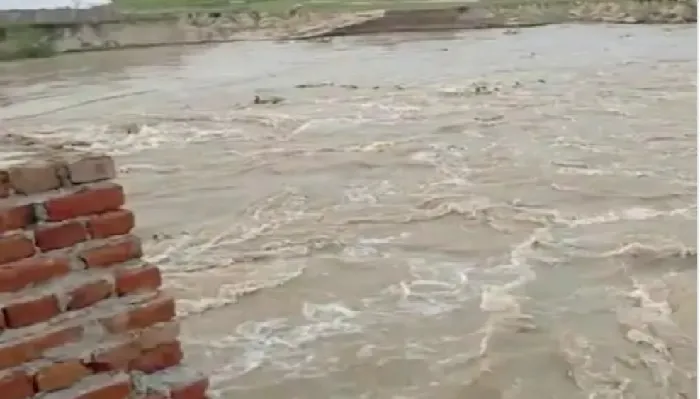 रामगंगा नदी का बढ़ने लगा जलस्तर, ग्रामीणों में मची हलचल