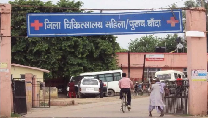 आतिशबाजी में एक ही परिवार के चार लोग झुलसे